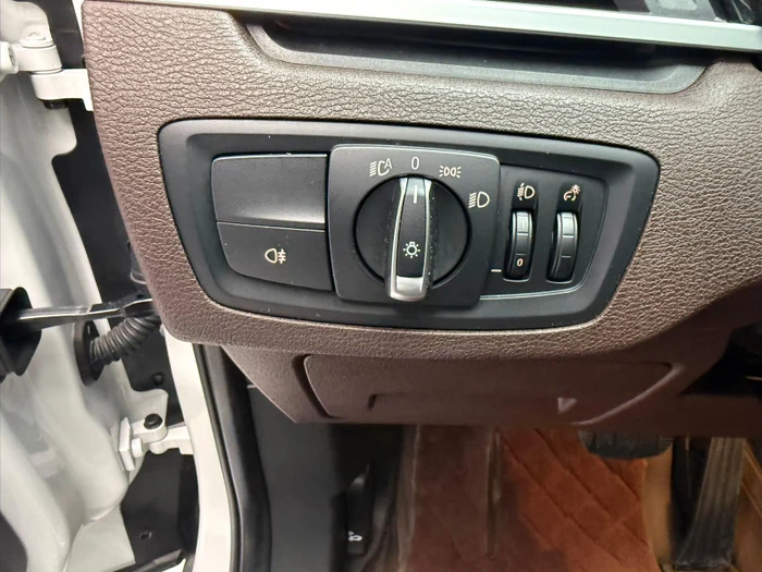 142e40f3-7f83-4f58-9c38-deae0269cb81-bmwx1(10).jpg
