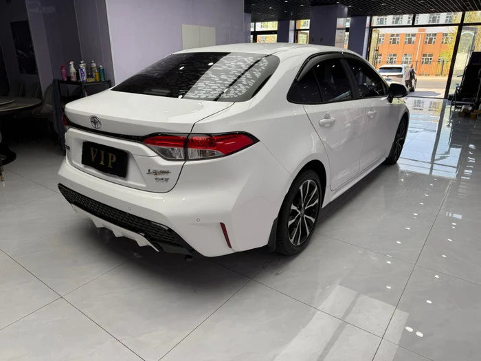 39f66da7-860e-49b8-96c5-32fbddc465d9-toyotalevin4.jpg