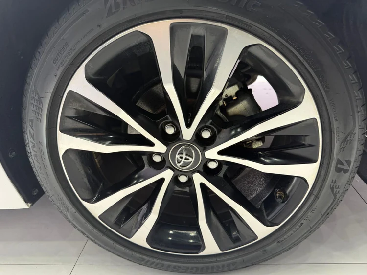 e81249d6-e1a9-4f04-a585-8abbf36468cc-toyotalevin7.jpg